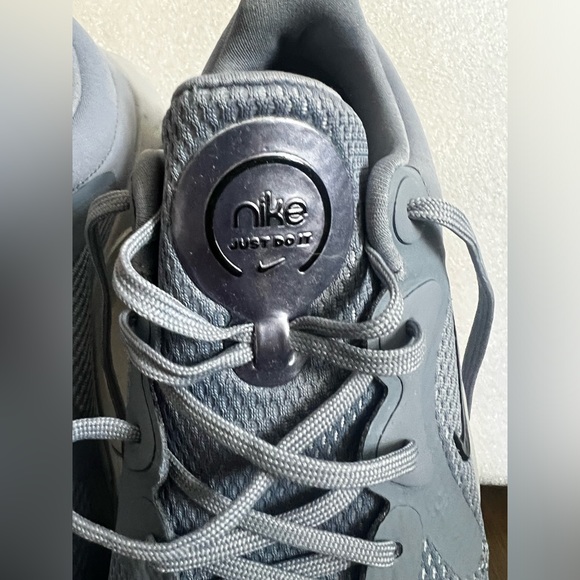 Nike women’s running shoe pre owned - Picture 9 of 9